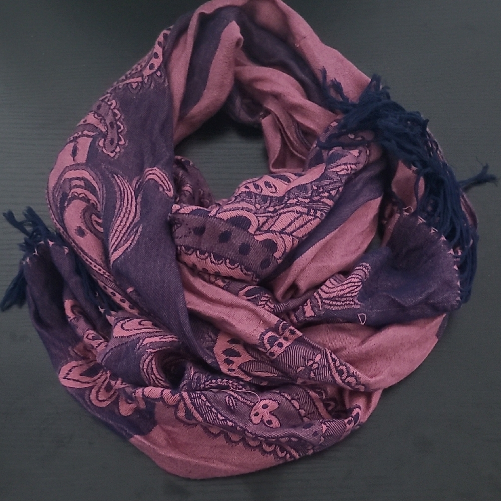Custom Elegant Purple and Pink Paisley Scarf